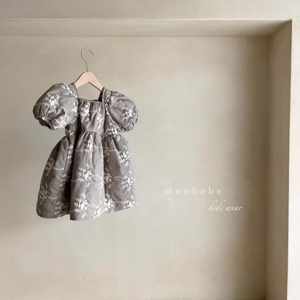 ✨NWT Perfect Easter Dress. Gray Floral Puff Sleeve Dress - 100% cotton Girls 3-4